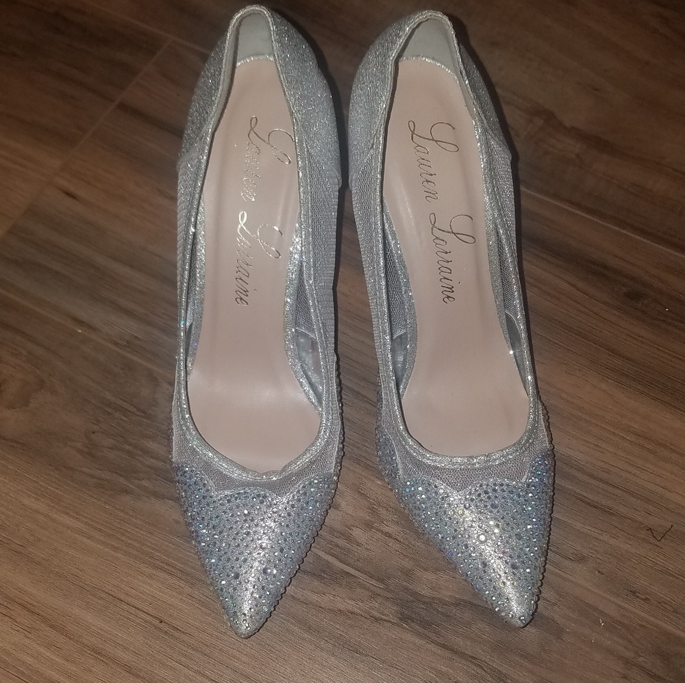 Lauren Lorraine pointed toe pump